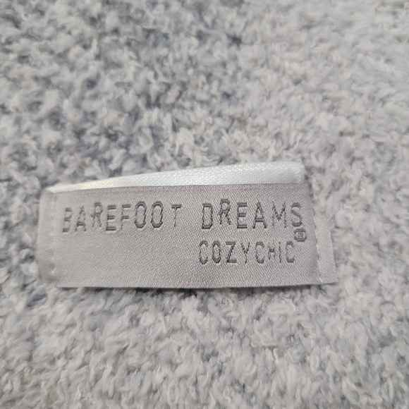 Barefoot Dreams Luxe Gray and White Stroller Blanket - Picture 4 of 4